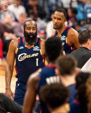 KAIYUN SPORTS-骑士遭绿军横扫：哈登19+10逼近29000分 米切尔复出30+7+5